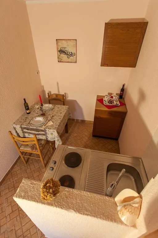 Guest House Floreus Cres